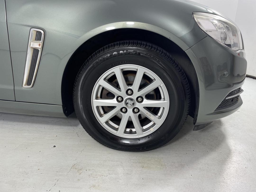 Photo '9' of Holden Commodore