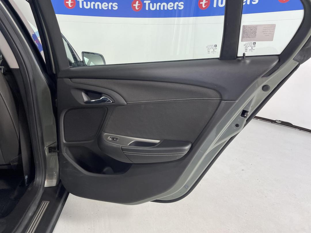 Photo '19' of Holden Commodore