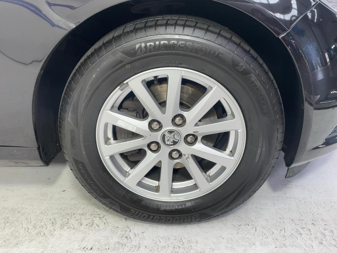 Photo '9' of Holden Commodore