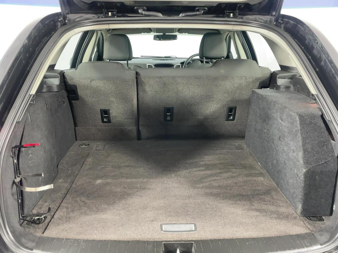 Photo '14' of Holden Commodore