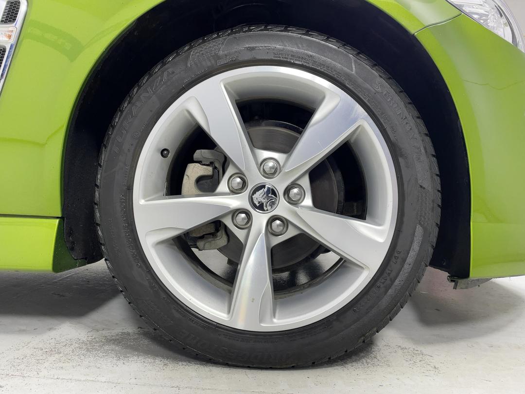 Photo '9' of Holden Commodore