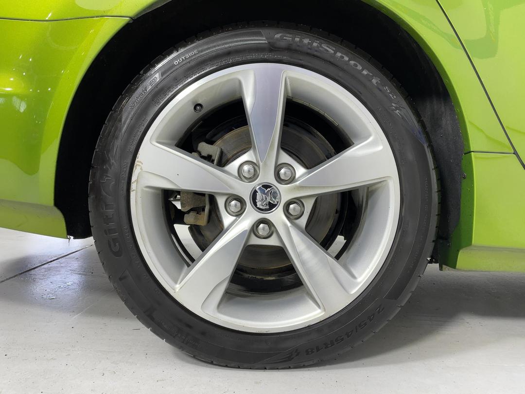 Photo '12' of Holden Commodore