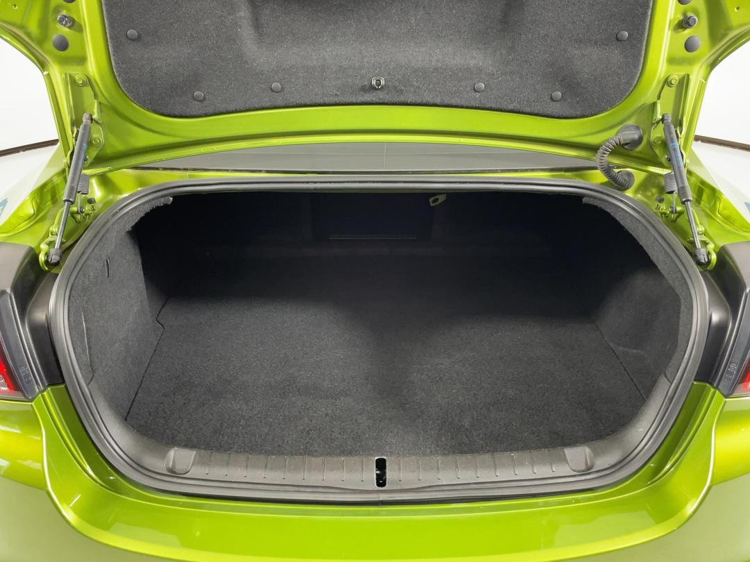 Photo '14' of Holden Commodore