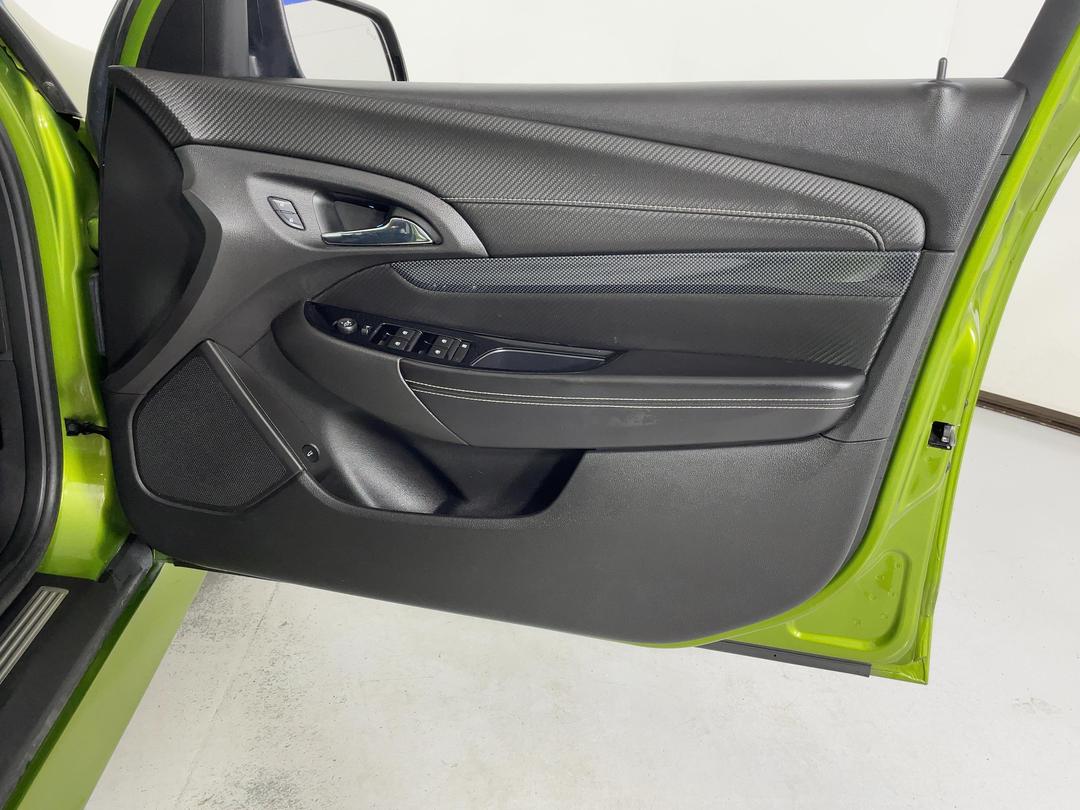 Photo '15' of Holden Commodore