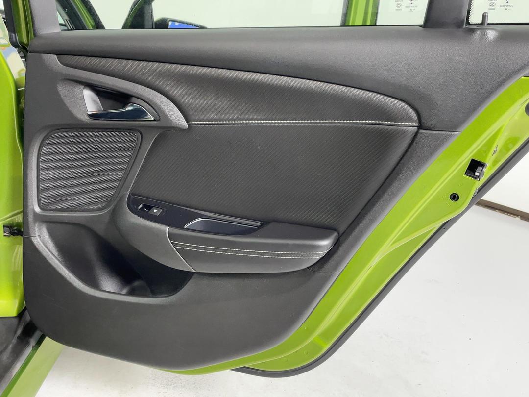 Photo '19' of Holden Commodore