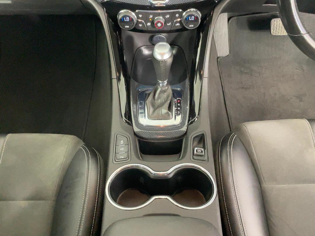 Photo '18' of Holden Commodore