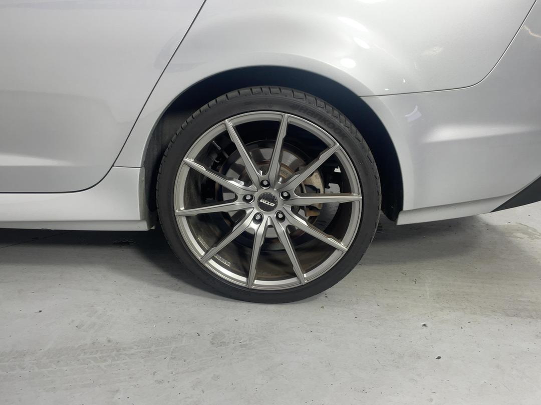 Photo '11' of Holden Commodore