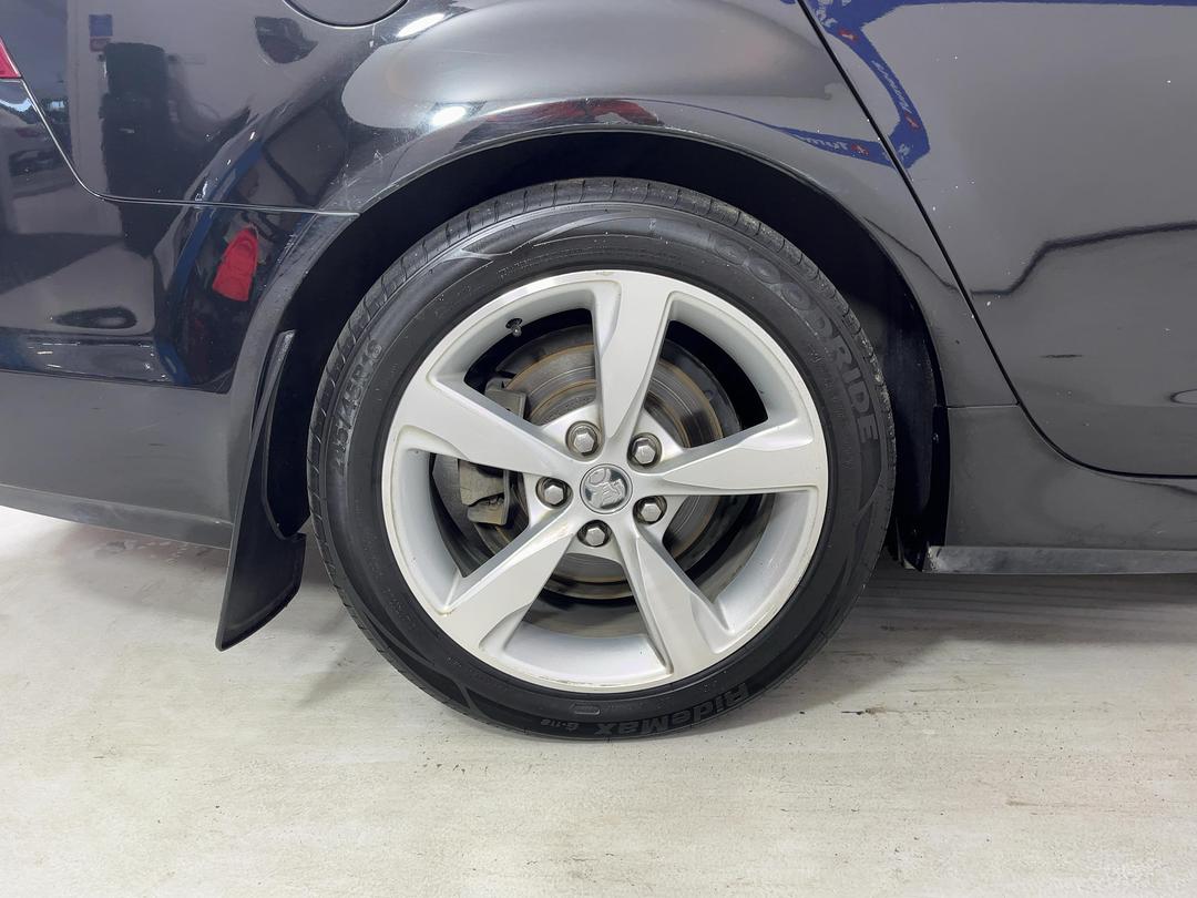 Photo '12' of Holden Commodore