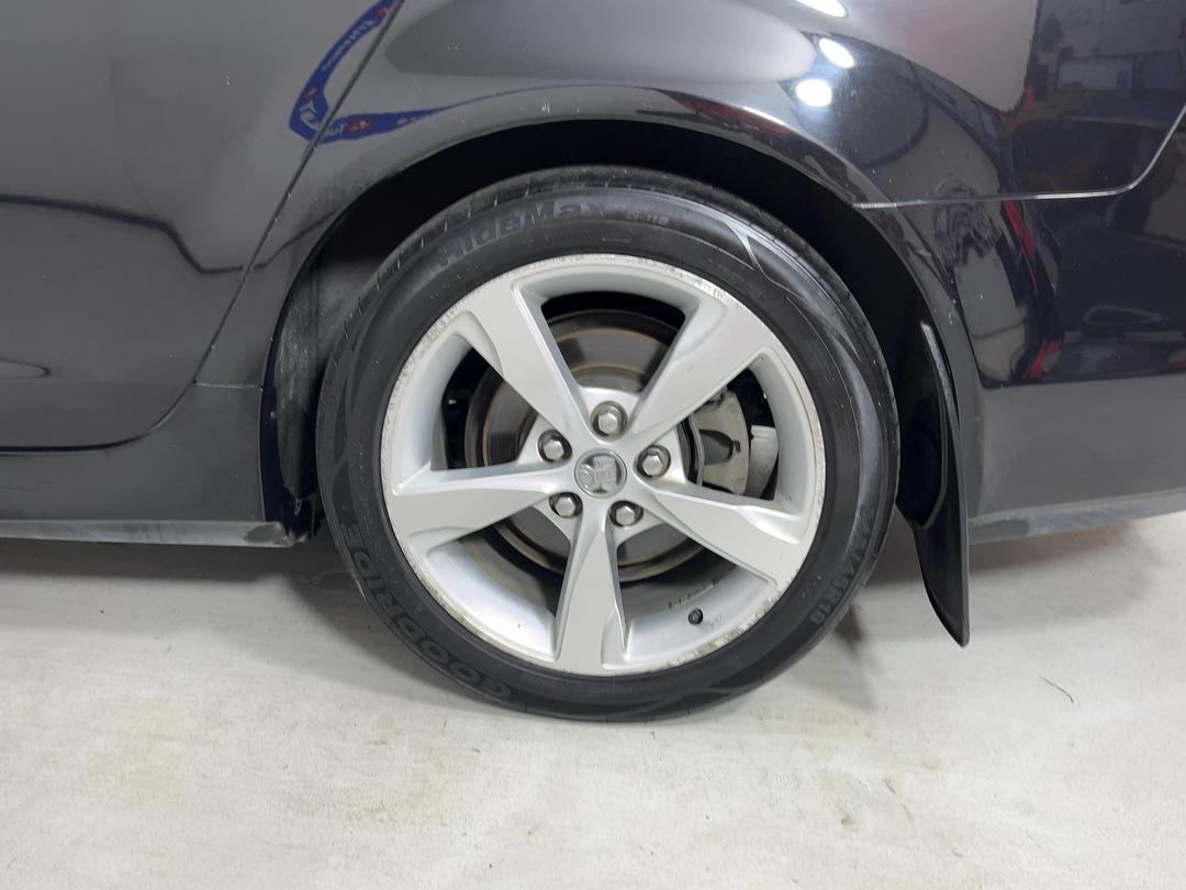 Photo '11' of Holden Commodore