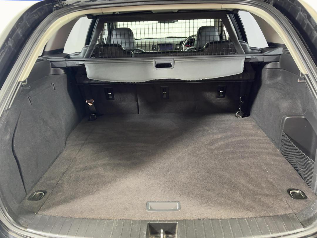 Photo '14' of Holden Commodore