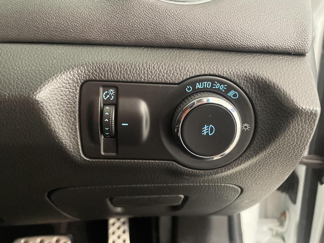 Photo '25' of Holden Cruze