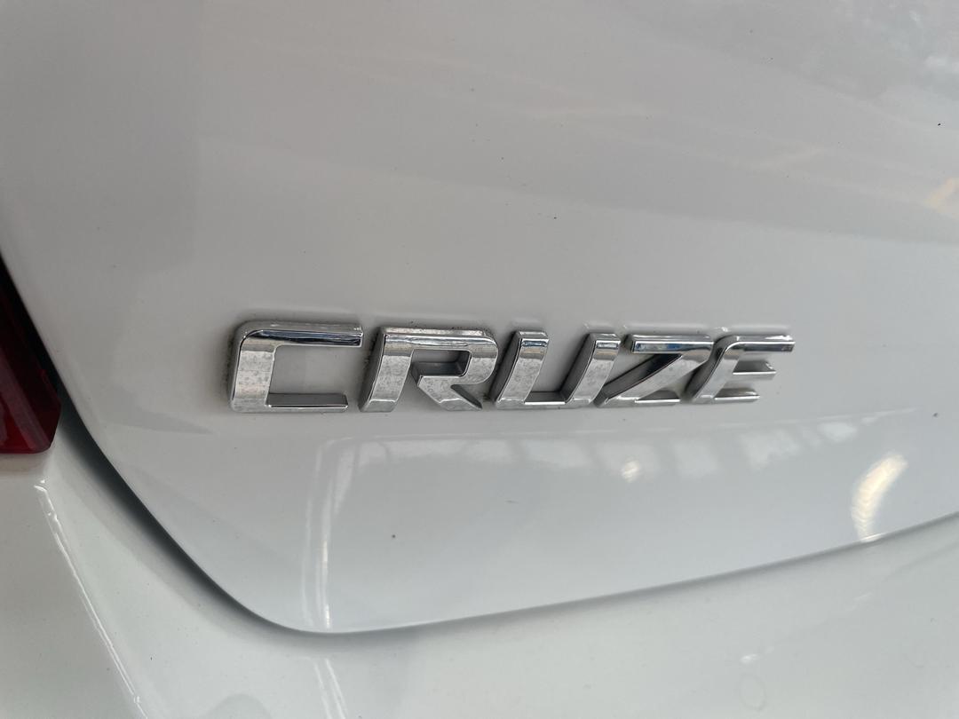 Photo '37' of Holden Cruze