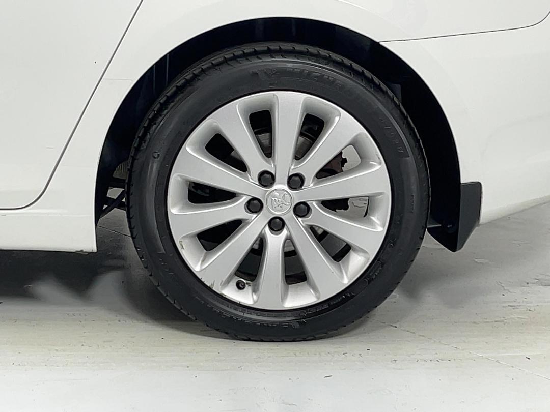 Photo '11' of Holden Cruze