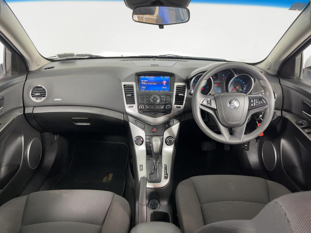 Photo '17' of Holden Cruze