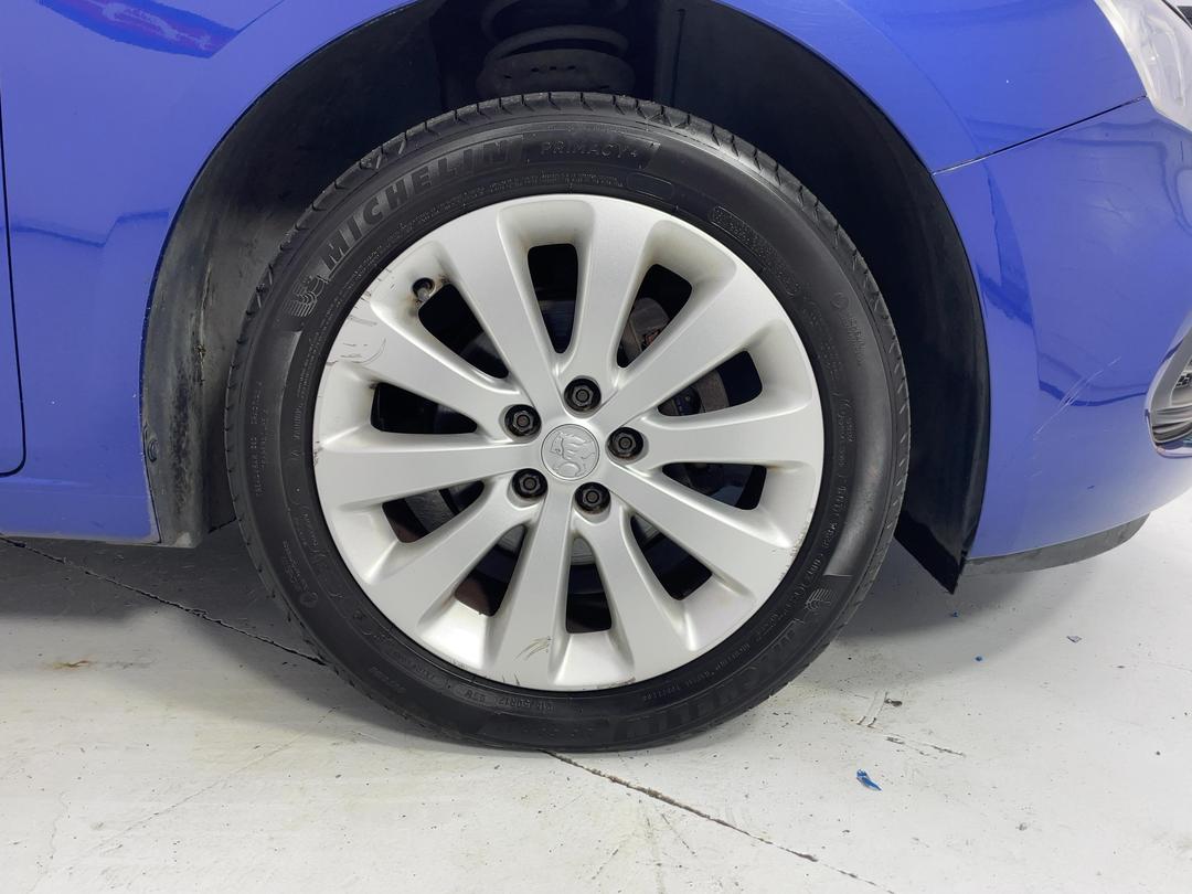 Photo '9' of Holden Cruze