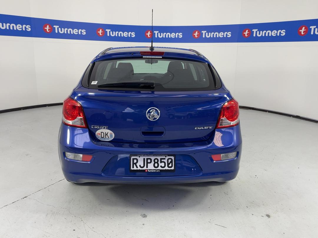 Photo '6' of Holden Cruze