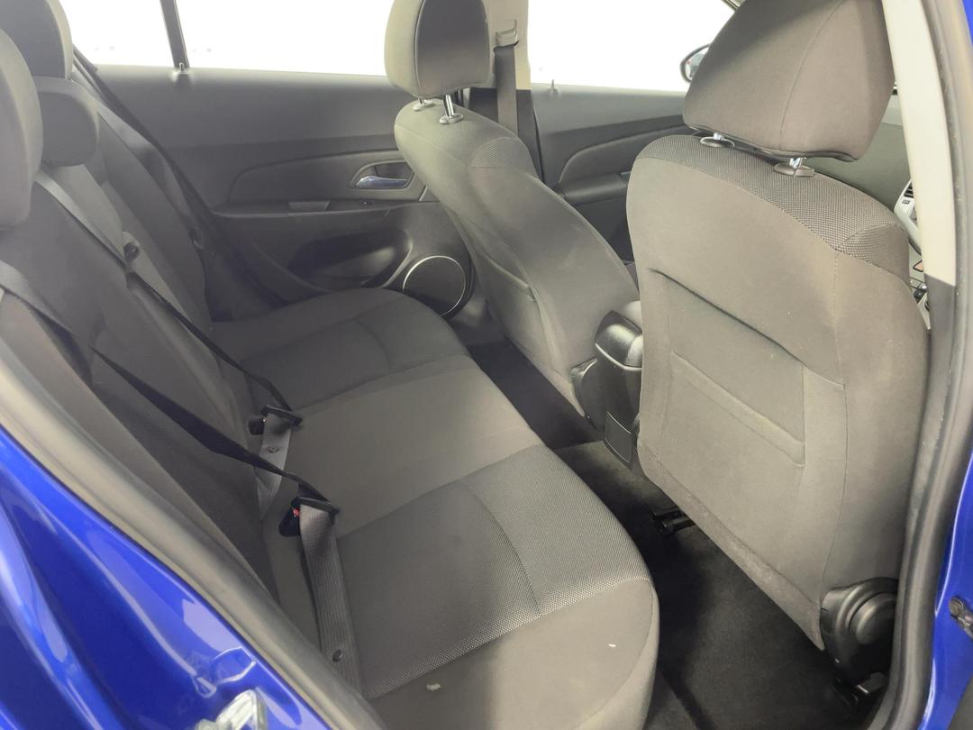 Photo '20' of Holden Cruze