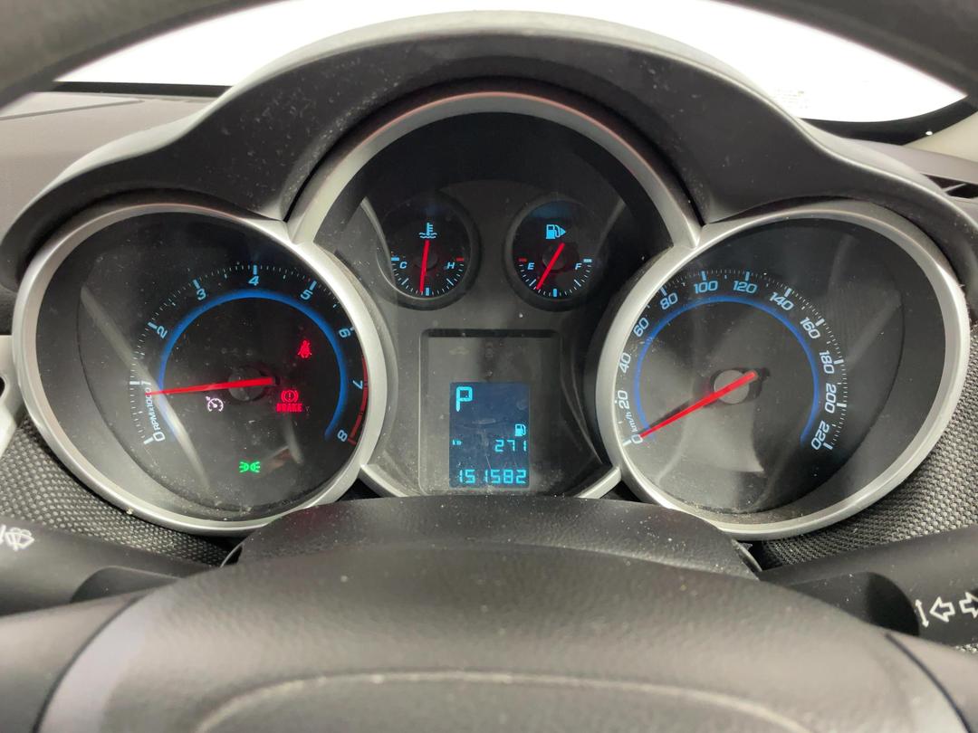 Photo '21' of Holden Cruze