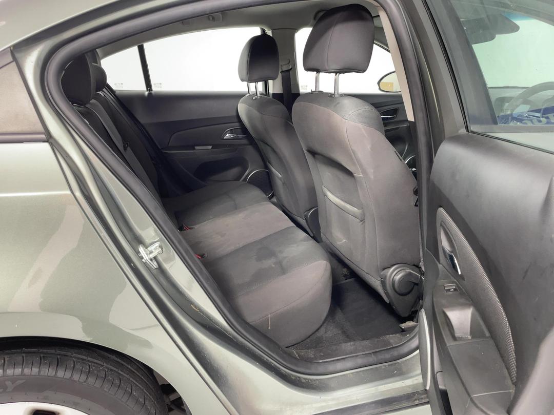 Photo '20' of Holden Cruze