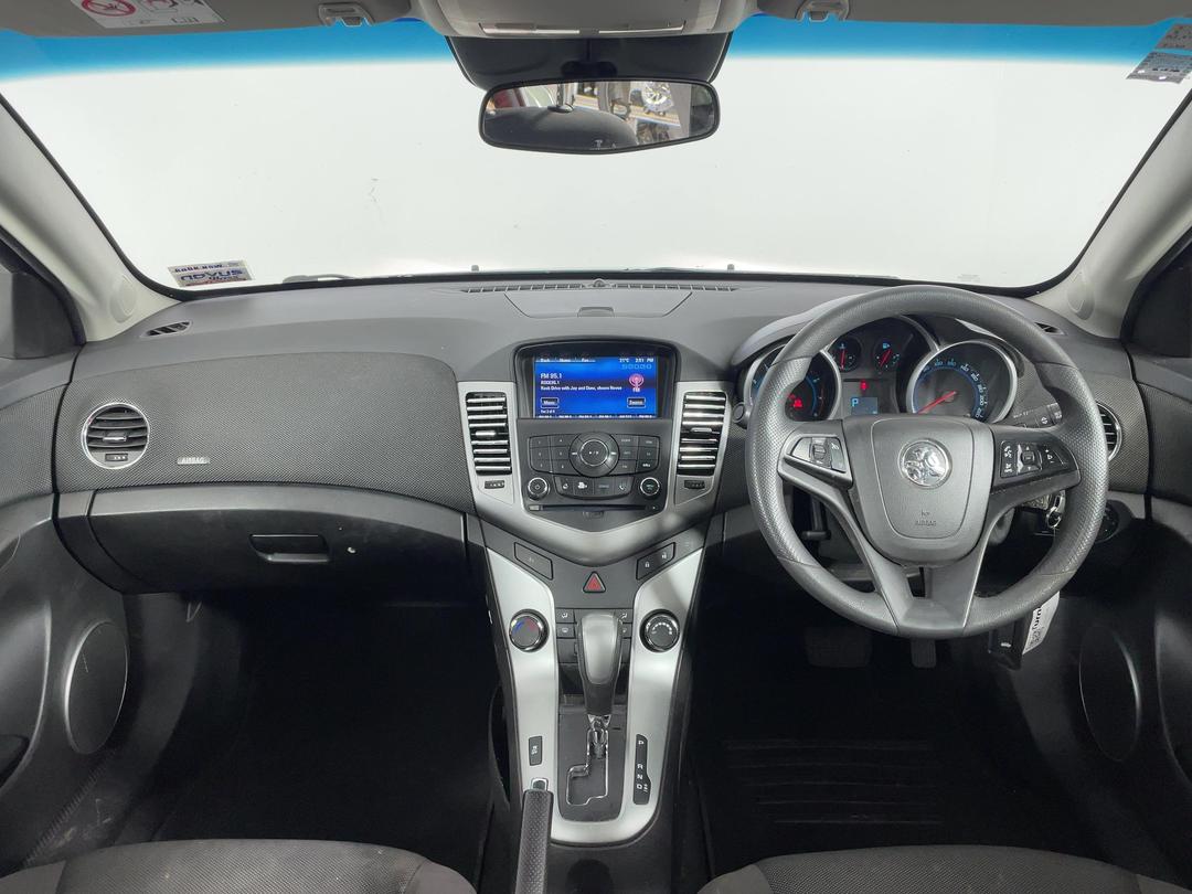 Photo '17' of Holden Cruze