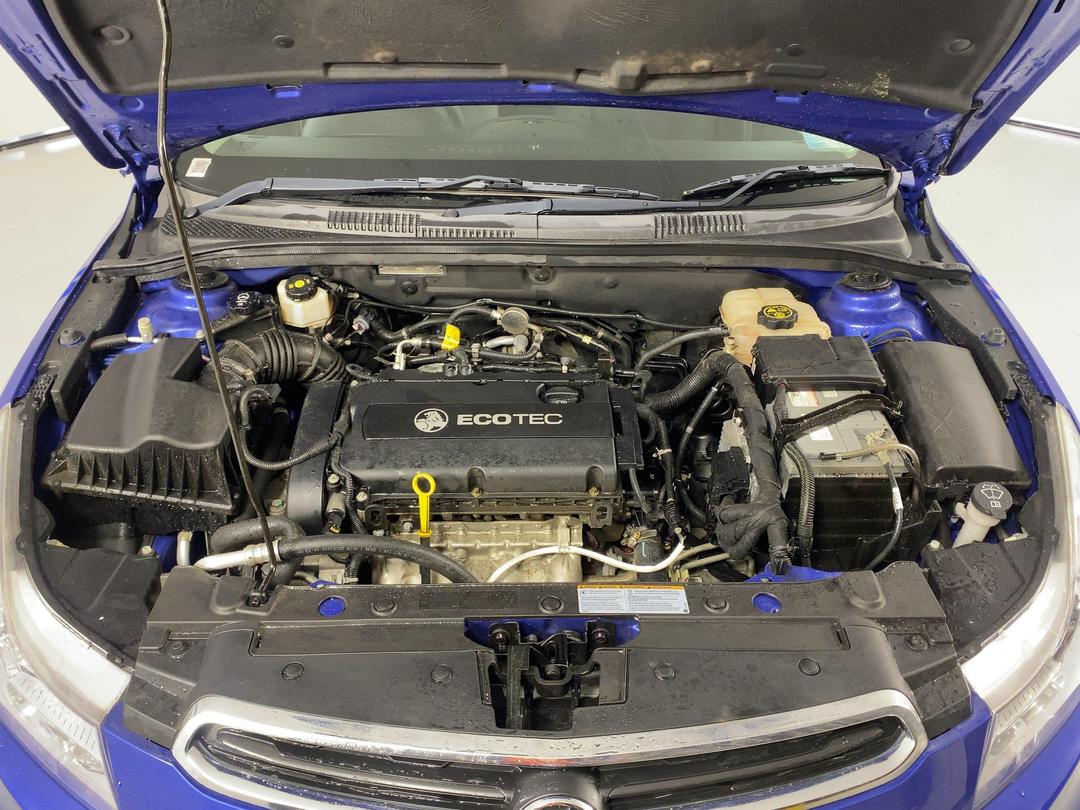 Photo '13' of Holden Cruze