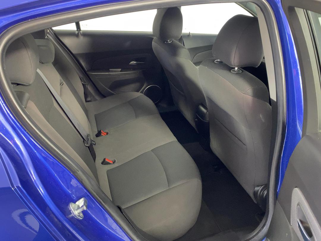 Photo '20' of Holden Cruze