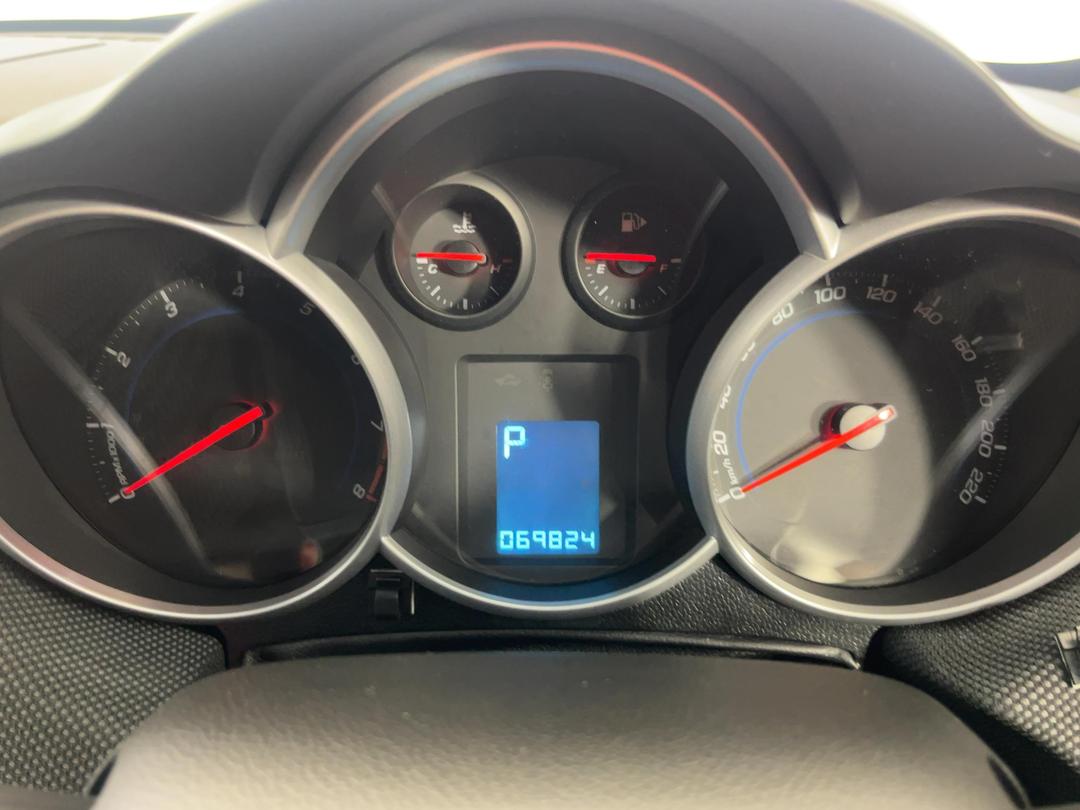 Photo '21' of Holden Cruze