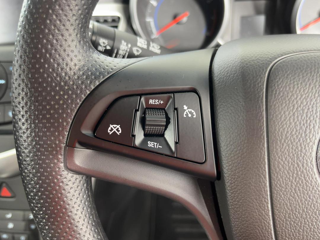 Photo '24' of Holden Cruze
