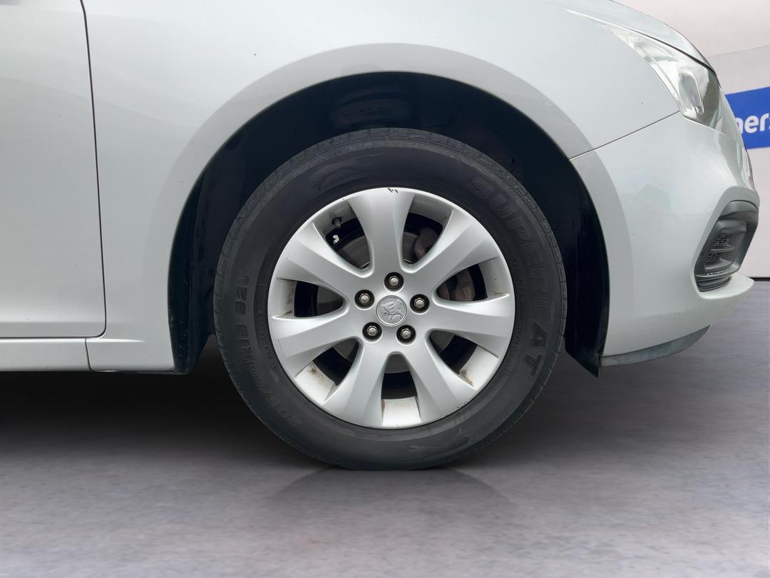 Photo '9' of Holden Cruze