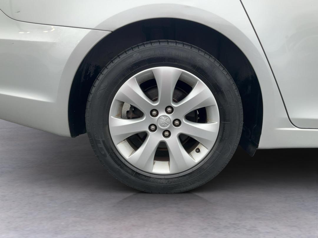 Photo '12' of Holden Cruze