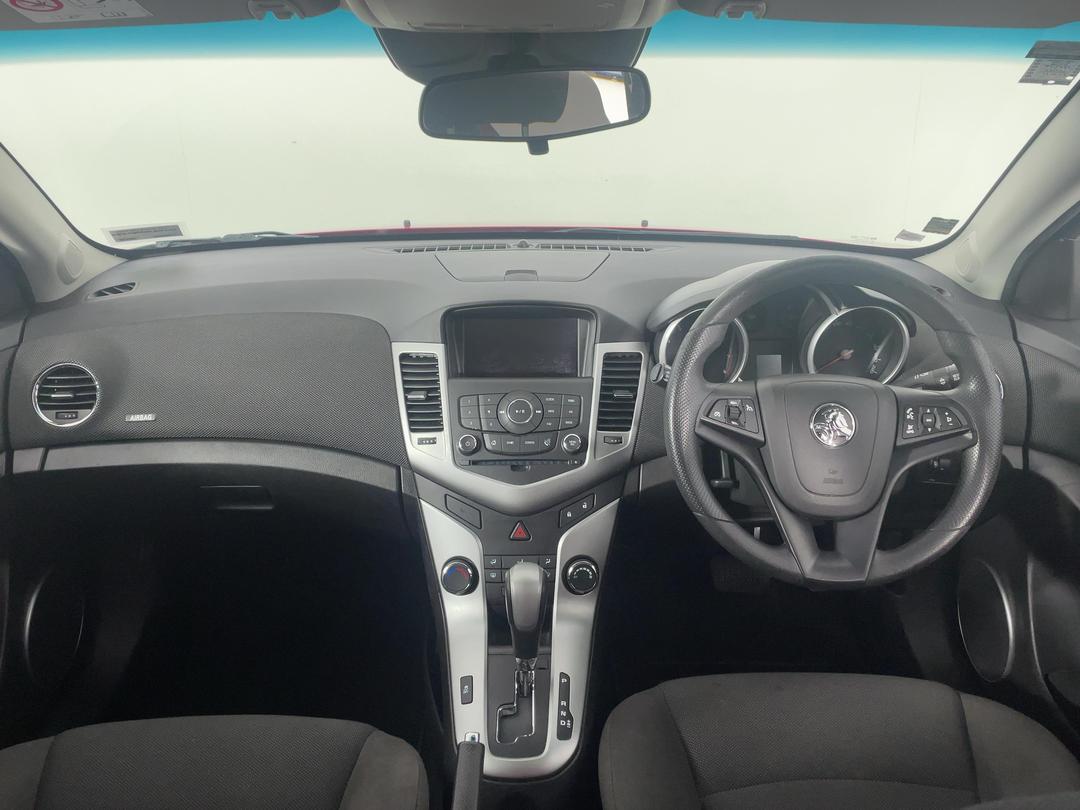 Photo '17' of Holden Cruze
