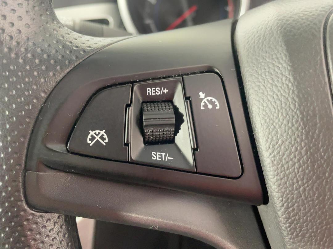 Photo '24' of Holden Cruze