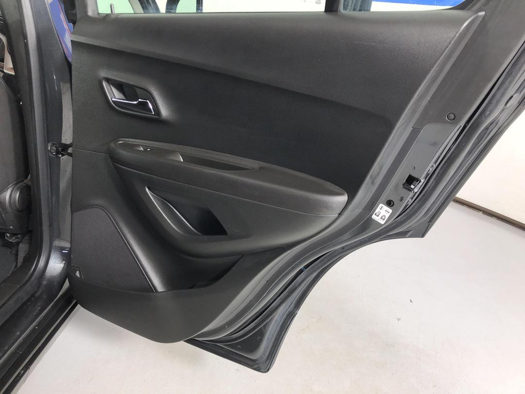 Photo '19' of Holden Trax