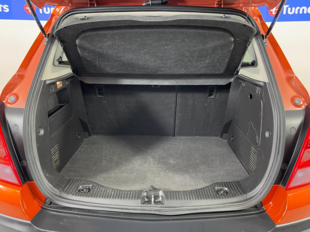 Photo '14' of Holden Trax