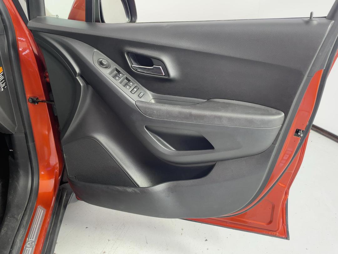 Photo '15' of Holden Trax