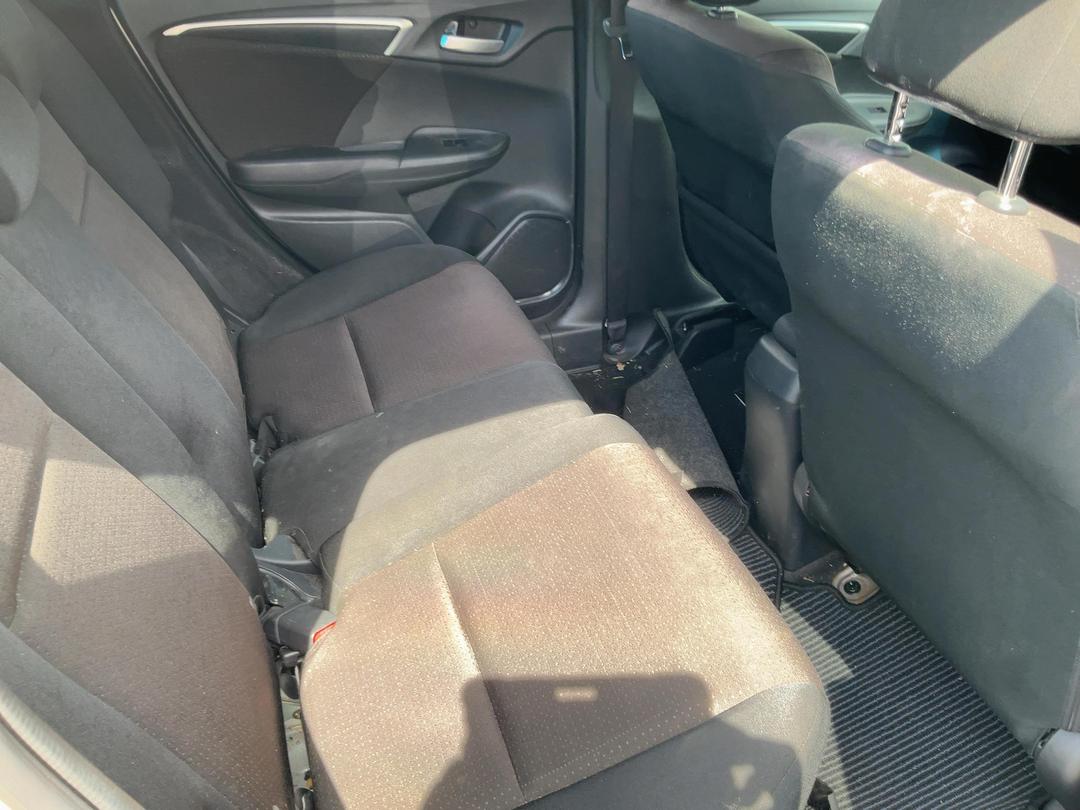 Photo '18' of Honda FIT Hybrid