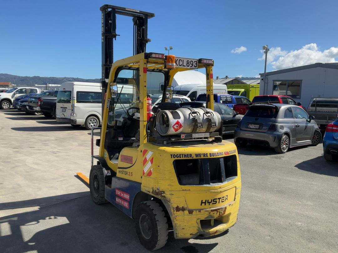 Photo '8' of Hyster H2.5XT Forklift