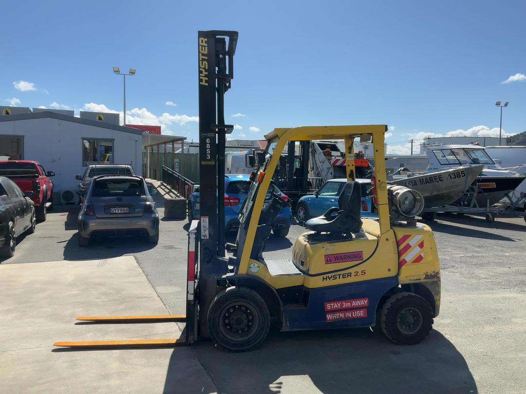 Photo '9' of Hyster H2.5XT Forklift