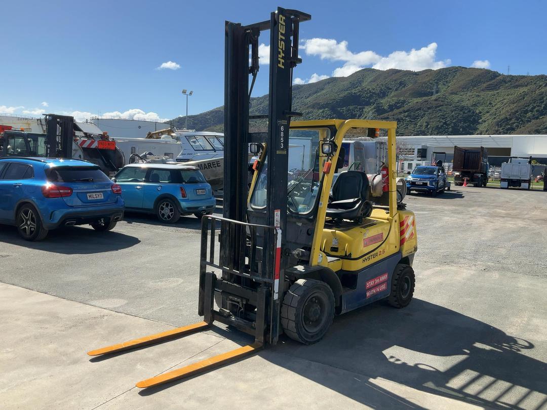Photo '10' of Hyster H2.5XT Forklift