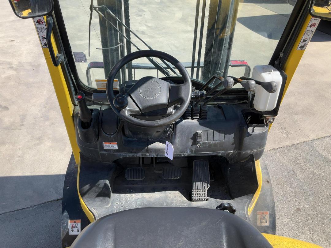 Photo '12' of Hyster H2.5XT Forklift