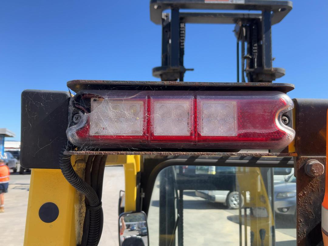 Photo '18' of Hyster H2.5XT Forklift