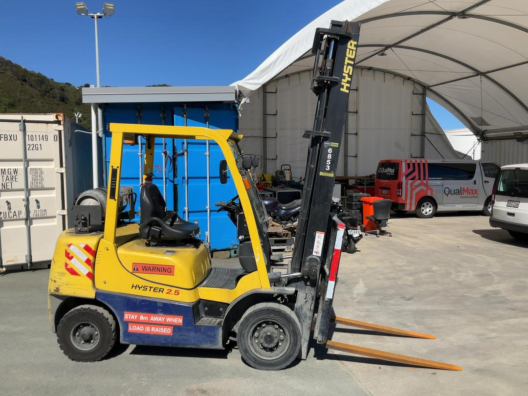 Photo '24' of Hyster H2.5XT Forklift