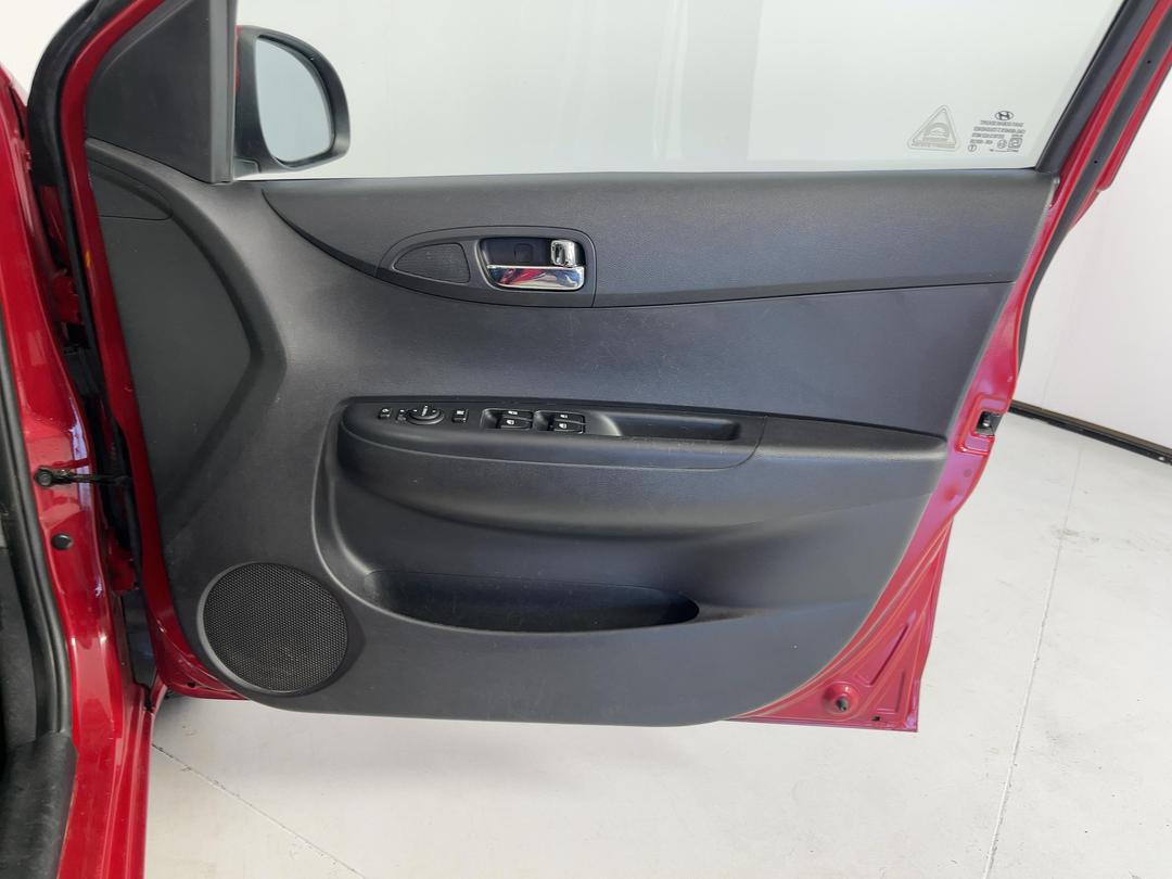 Photo '15' of Hyundai I20