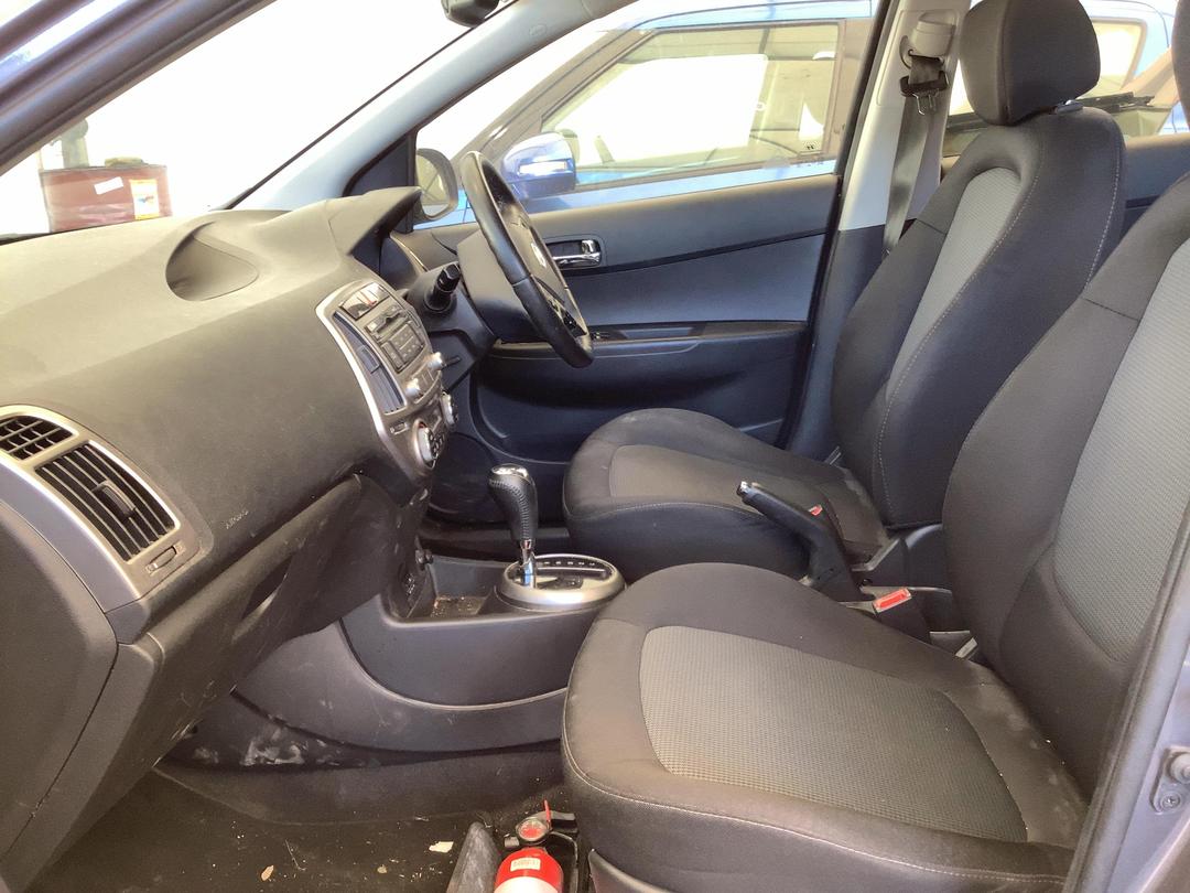 Photo '10' of Hyundai I20 PB