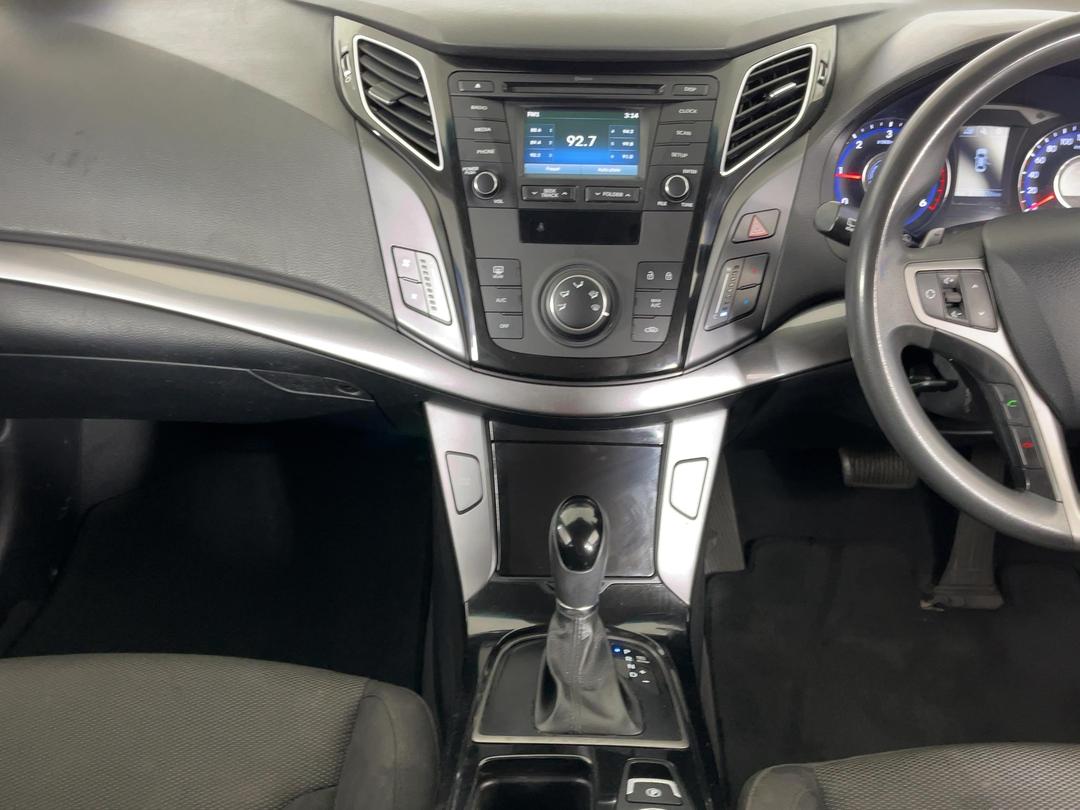 Photo '18' of Hyundai I40