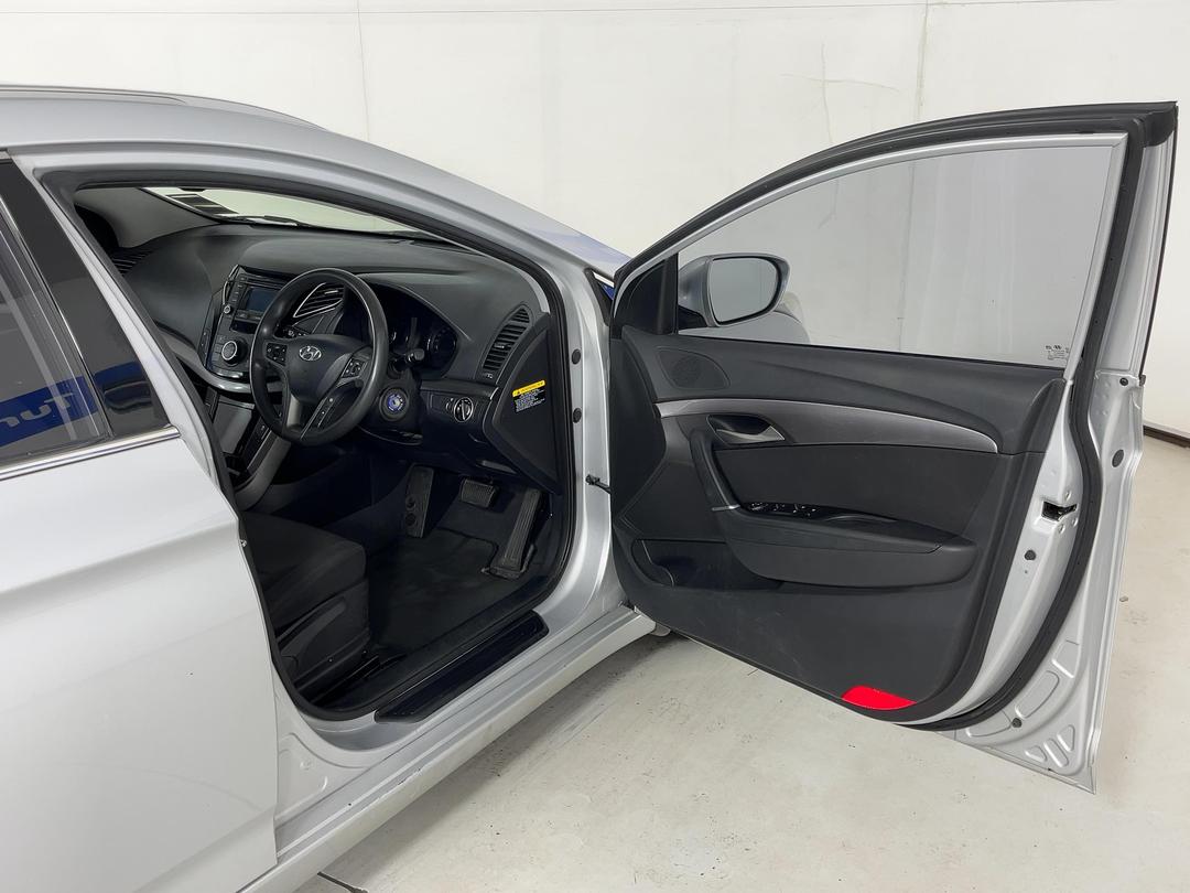 Photo '15' of Hyundai I40