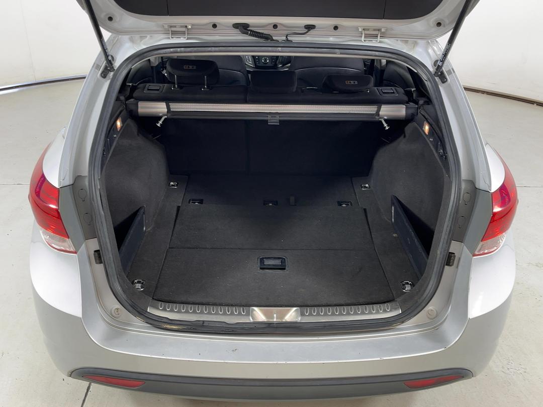 Photo '14' of Hyundai I40