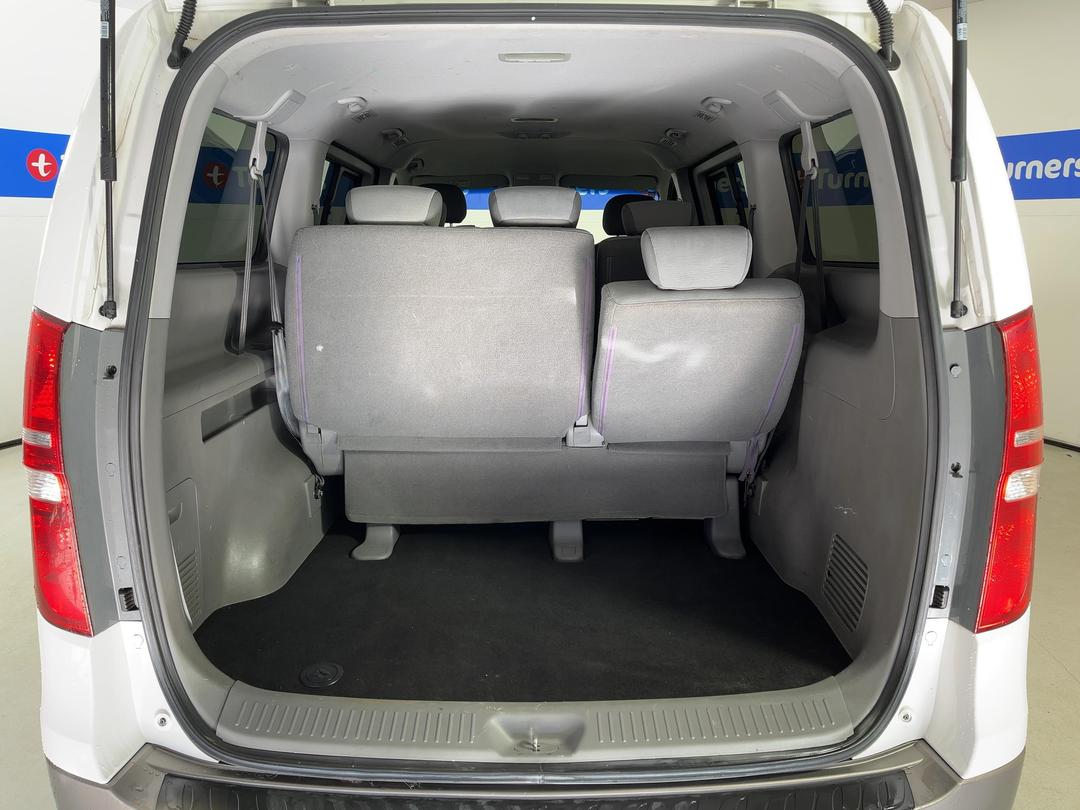 Photo '14' of Hyundai Imax