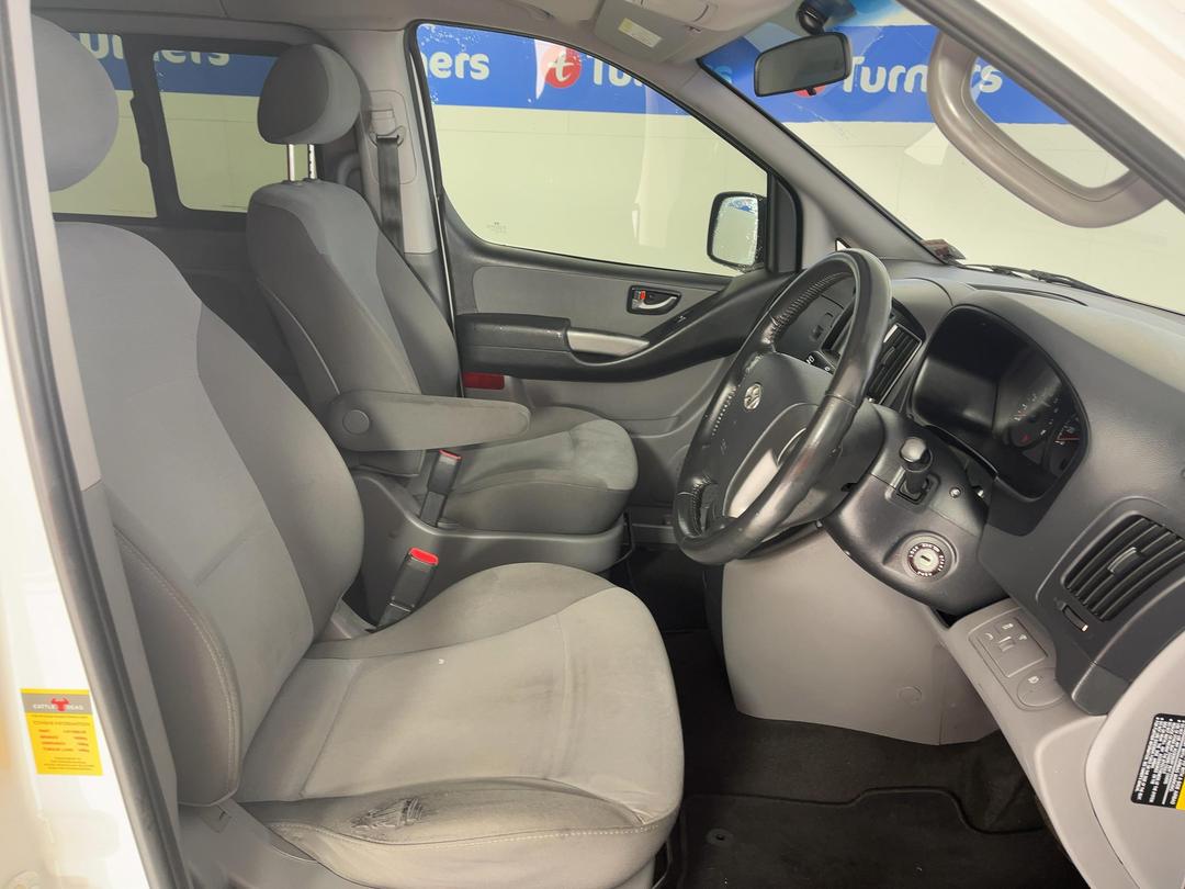 Photo '16' of Hyundai Imax