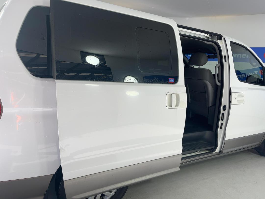 Photo '19' of Hyundai Imax